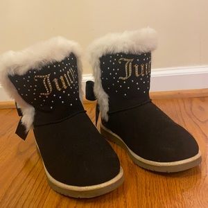 Juicy Couture Girls Faux Fur Cozy Boot Black Bow